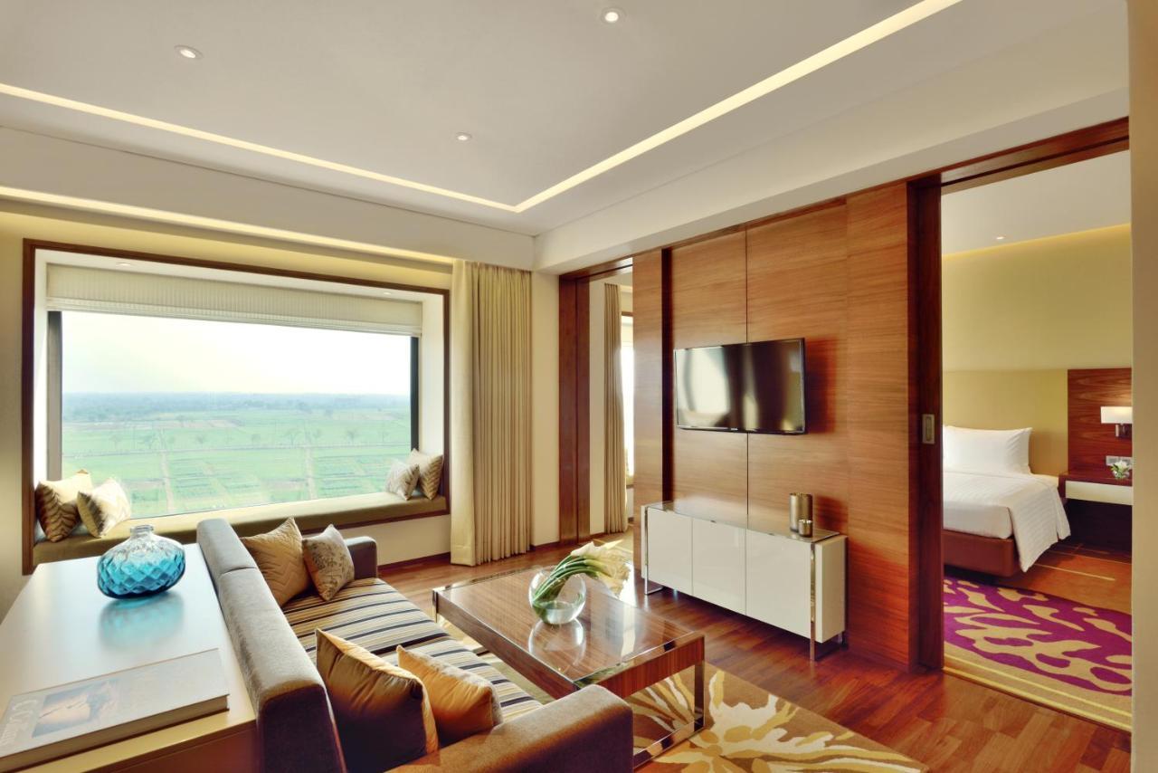 Courtyard By Marriott Raipur Hotel Bagian luar foto