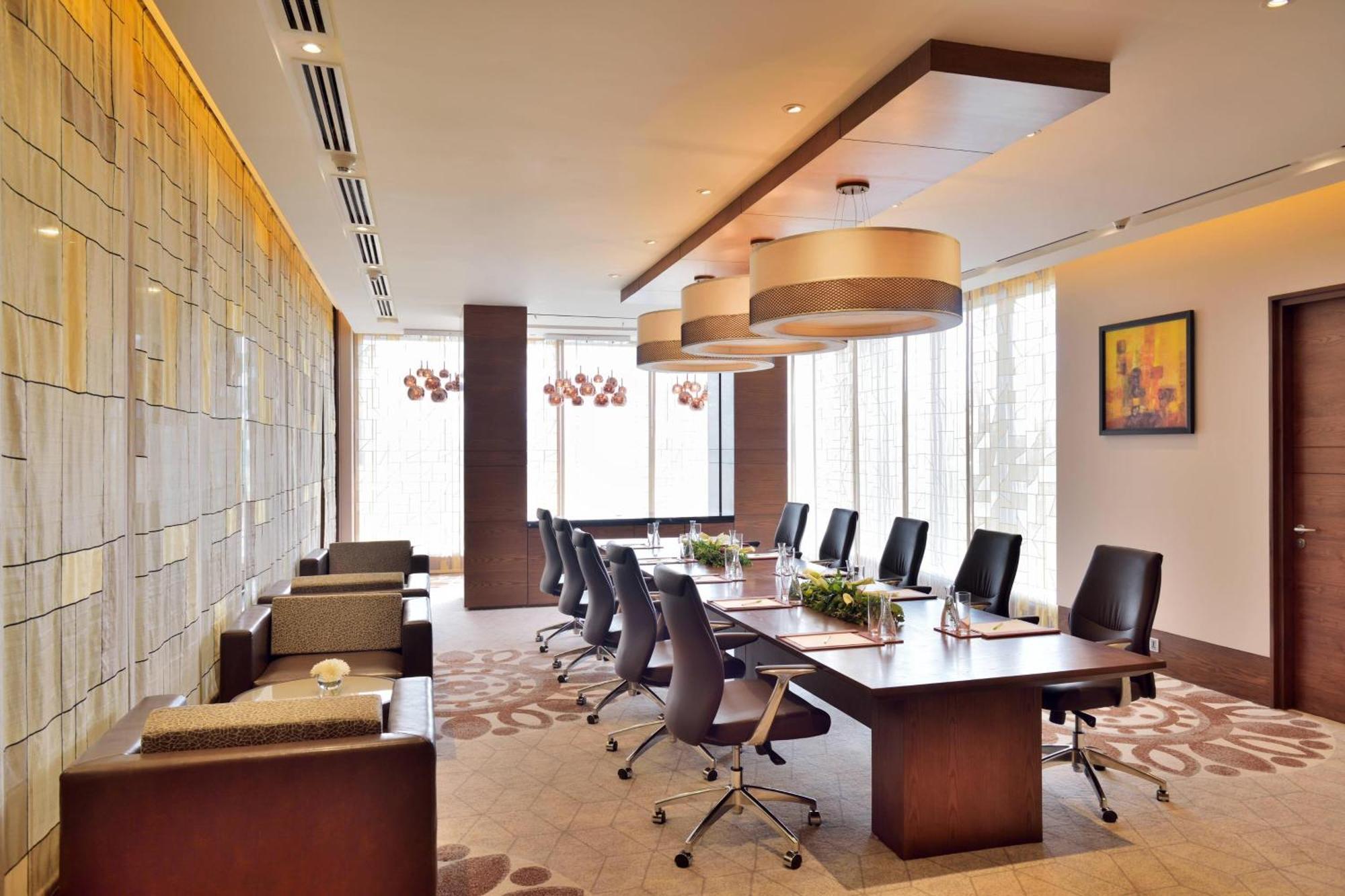 Courtyard By Marriott Raipur Hotel Bagian luar foto