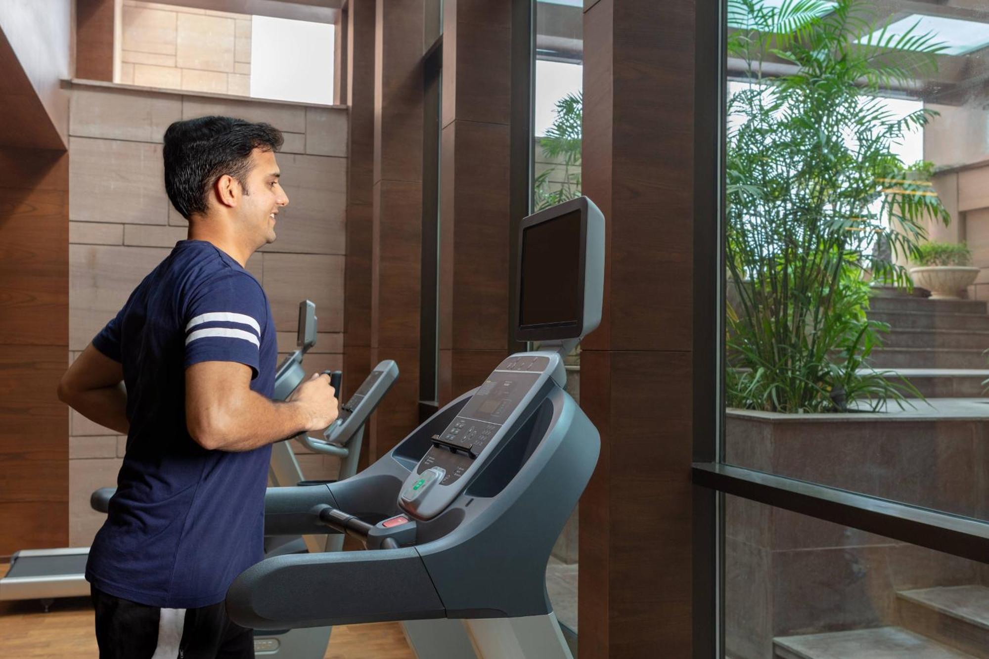 Courtyard By Marriott Raipur Hotel Bagian luar foto