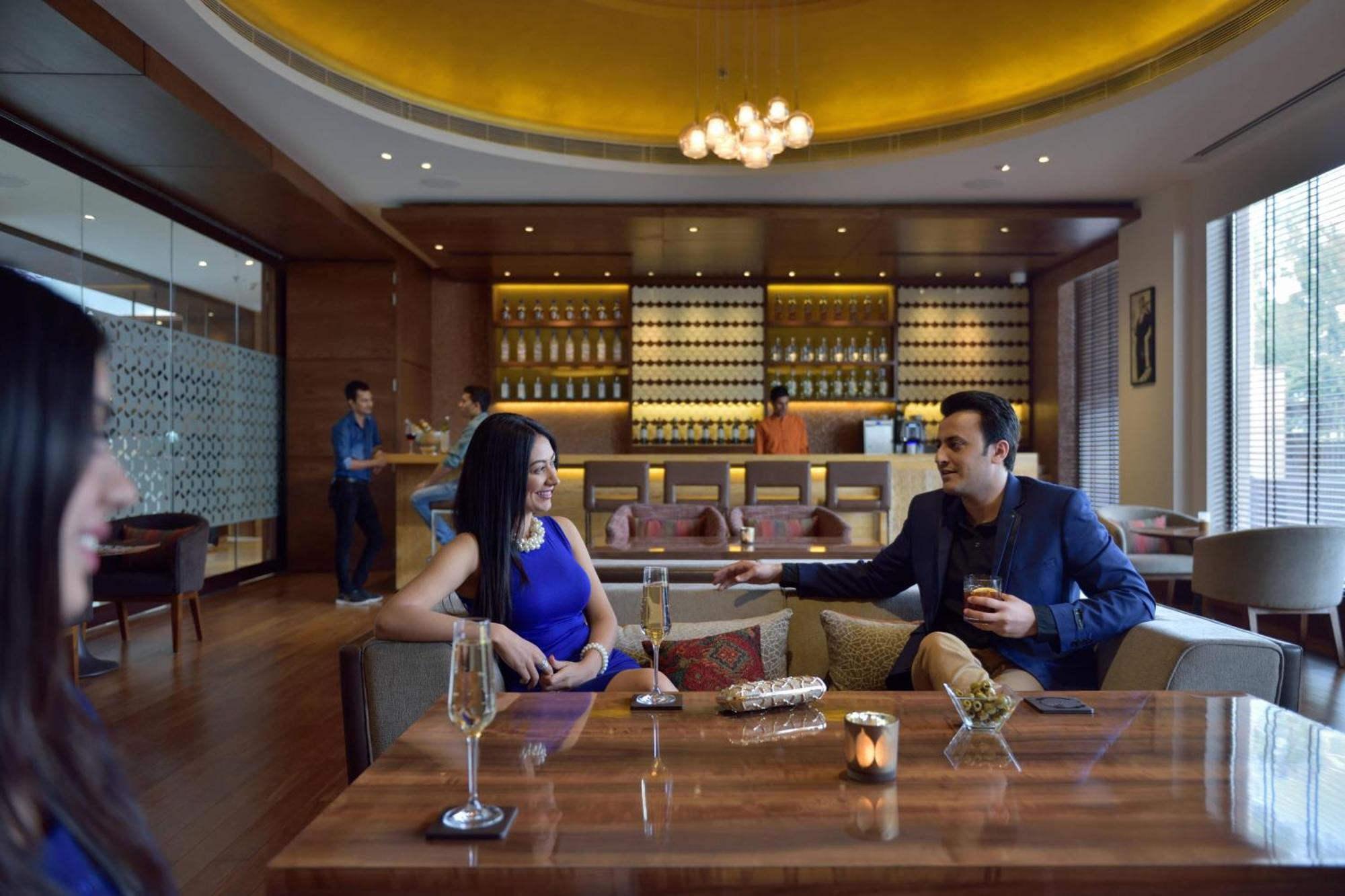 Courtyard By Marriott Raipur Hotel Bagian luar foto