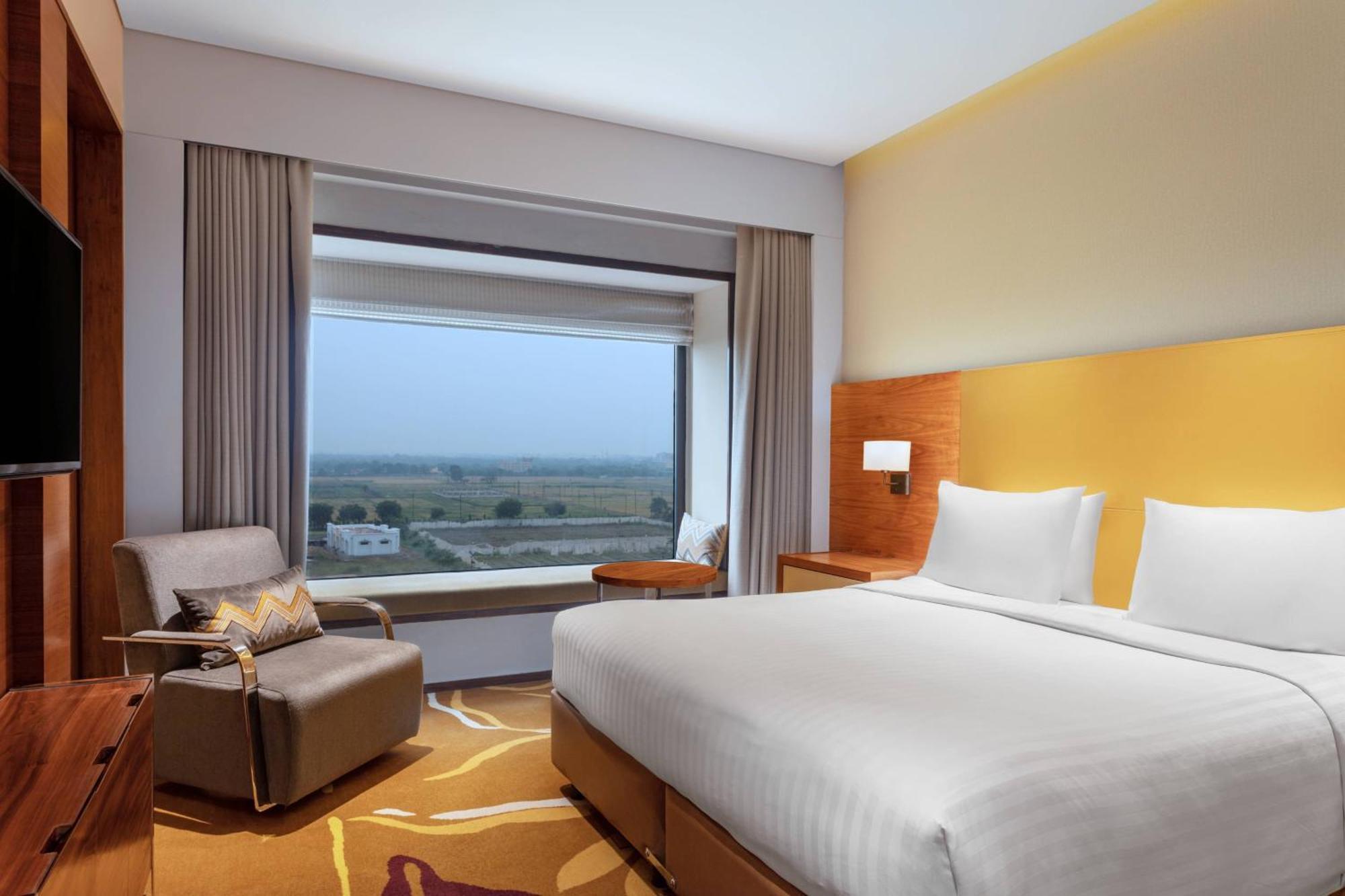 Courtyard By Marriott Raipur Hotel Bagian luar foto
